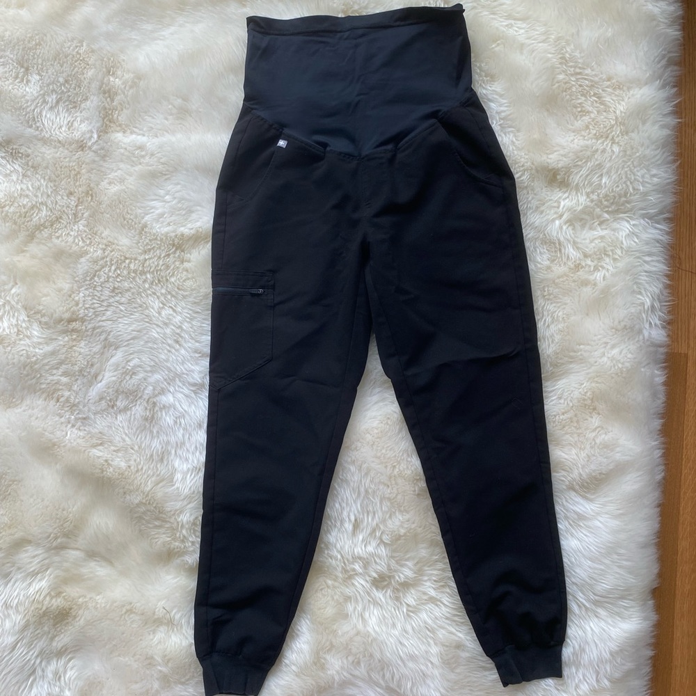 FIGS maternity jogger scrub pants